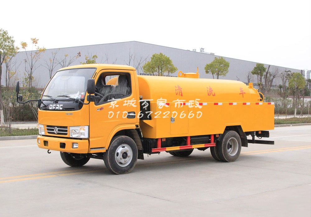 多利卡小型吸污车